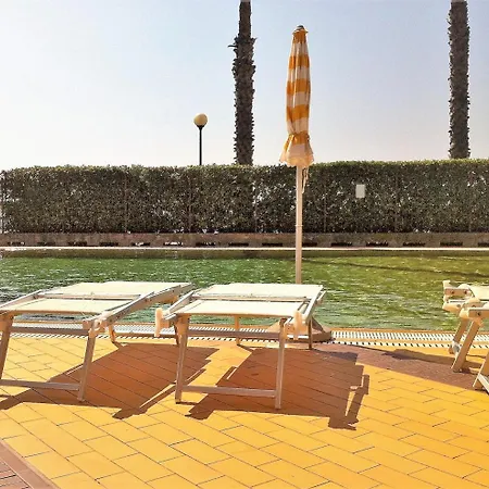Cycling Pool Tennis Relax In Italia Apartament *
